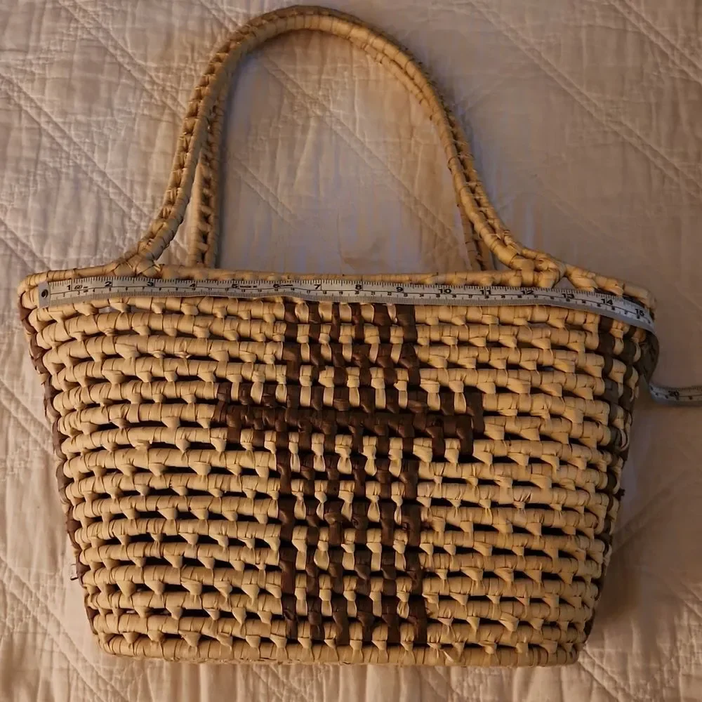 Beach Basket - Handwoven in Jamaica - Picture 7 of 8